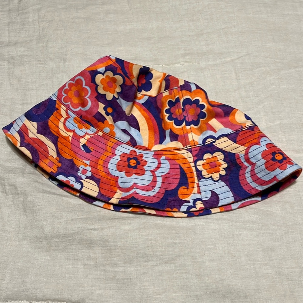 Kulani bucket hat in Tipsy Dip